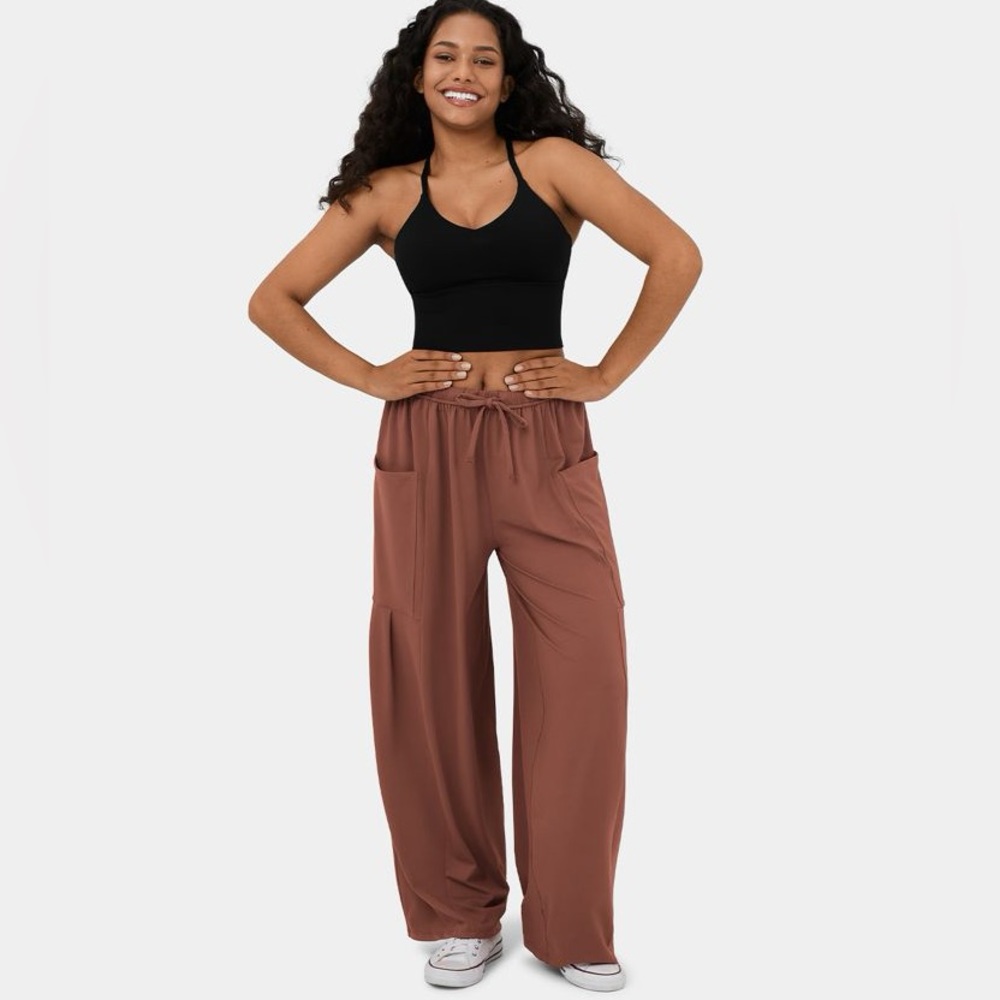 🤎HALARA MID RISE WIDE LEG PALAZZO PANTS IN MAPLE SYRUP M